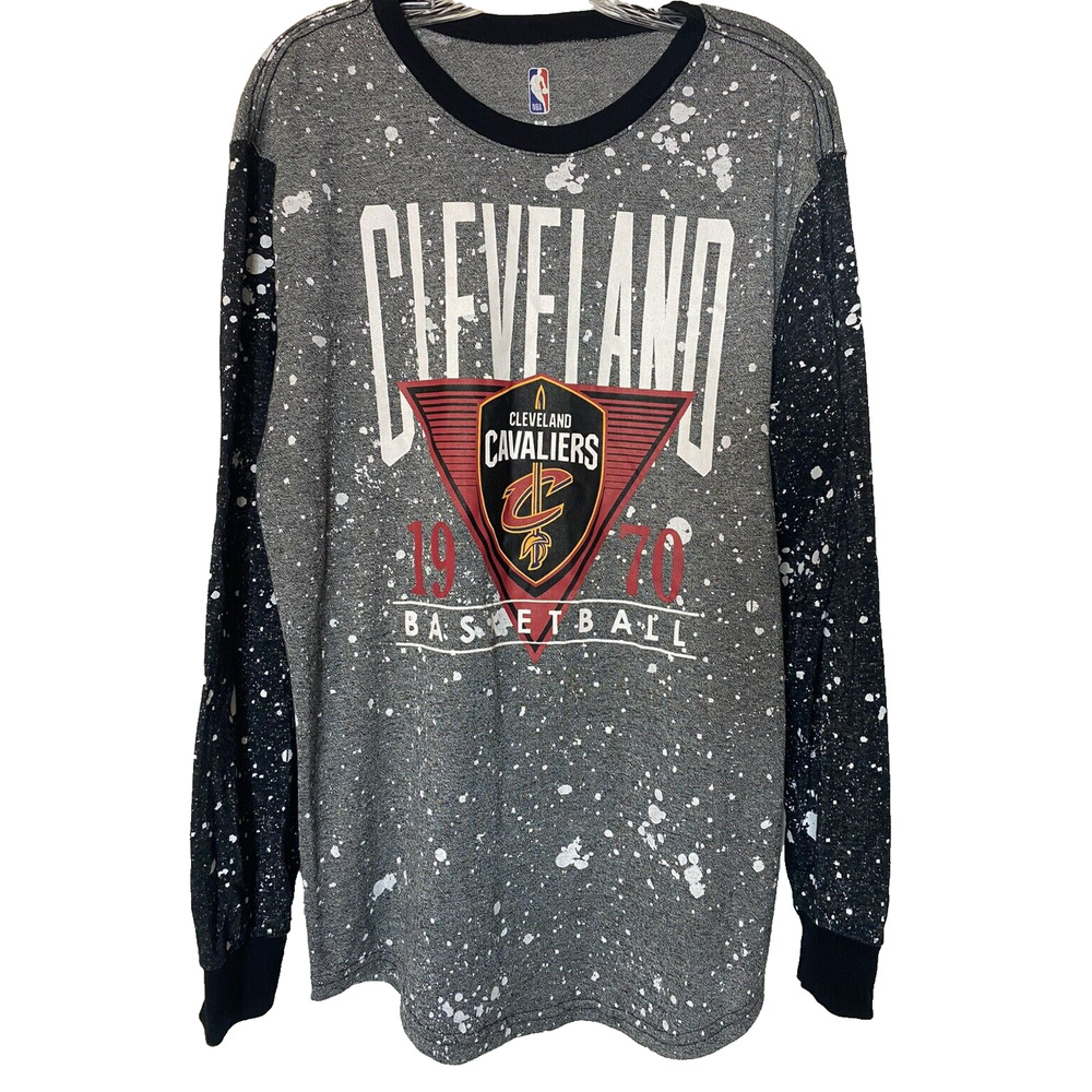 Men's CLEVELAND CAVALIERS Long Sleeve Tee Size XL Official NBA splatter graphic